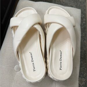 Women’s size 8 cream slides never worn